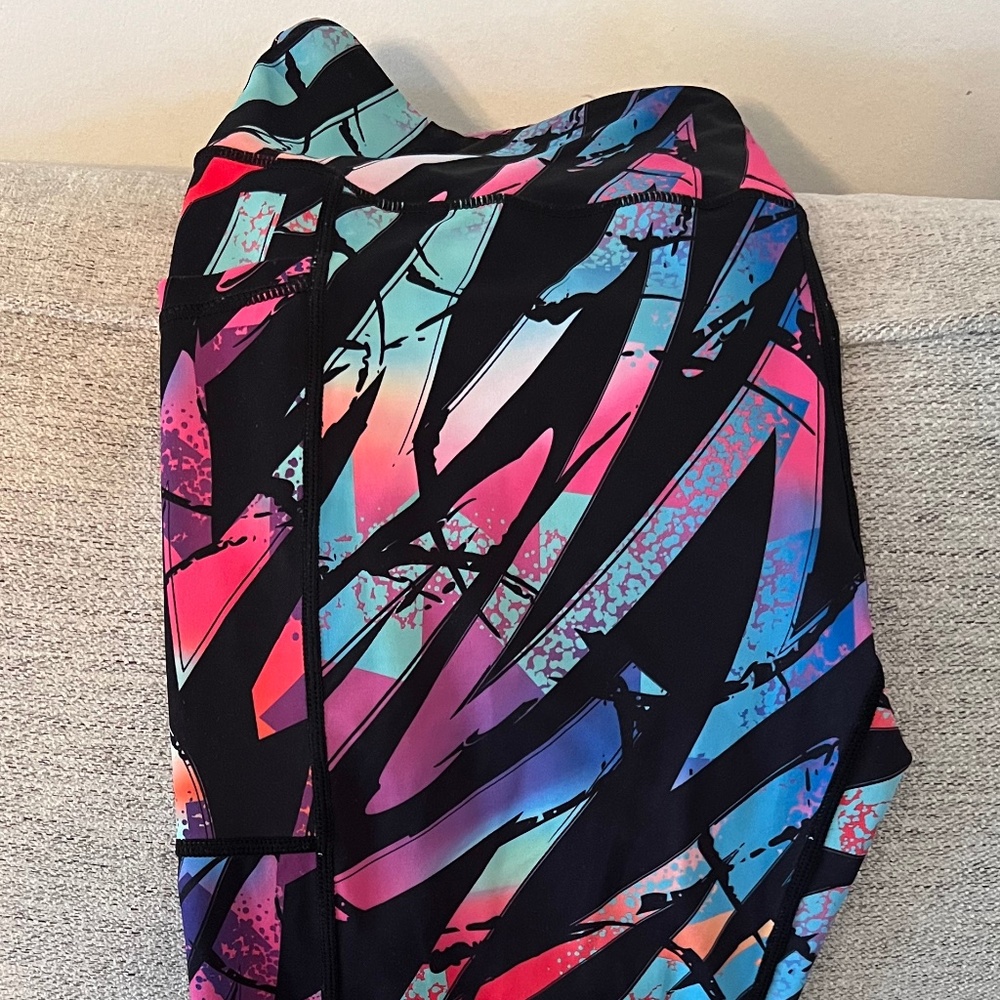 Constantly Varied Gear (CVG) Size Large Capri Leggings - Saved by the 90s